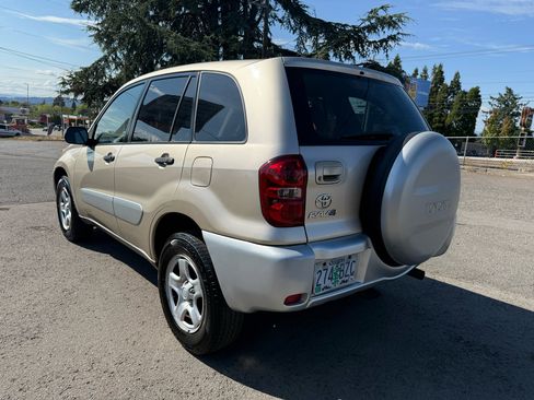 Used 2005 Toyota RAV4 2WD image 3
