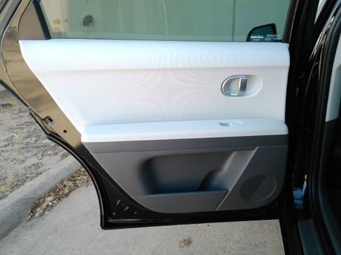 Used 2023 Hyundai Ioniq 5 SE image 16