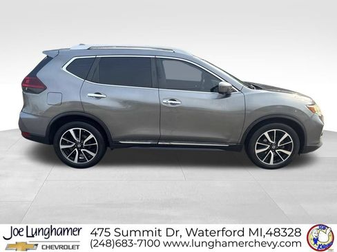 Used 2019 Nissan Rogue SL FWD image 2
