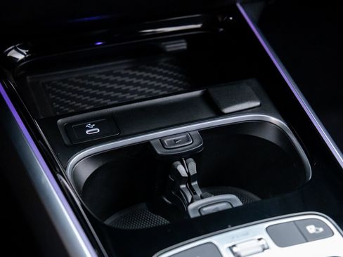 Used 2024 Mercedes-Benz EQB 250+ image 28