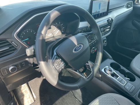 Used 2021 Ford Escape SE w/ SE Sport Appearance Package image 13