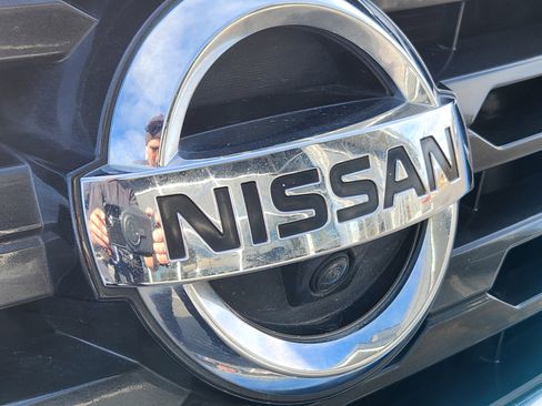 Used 2017 Nissan Pathfinder Platinum image 19