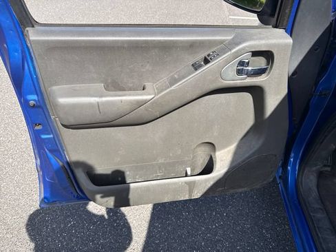 Used 2014 Nissan Frontier SV RWD image 22