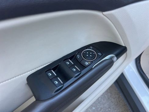 Used 2019 Lincoln MKC Select w/ Select Plus Package image 25