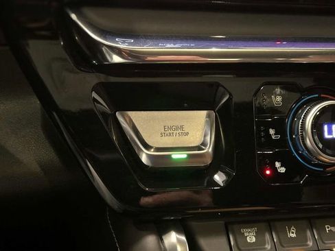 Certified 2024 GMC Sierra 2500 Denali Ultimate image 36