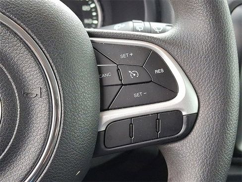 Used 2023 Jeep Renegade Latitude image 23