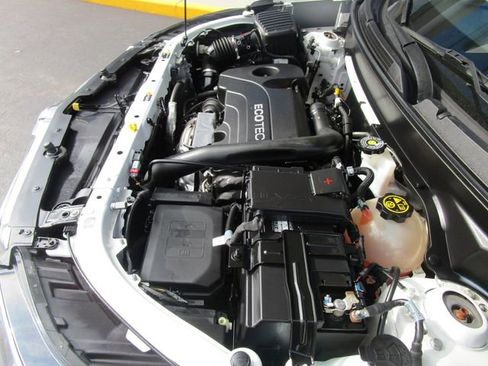 Used 2021 Chevrolet Equinox Premier FWD image 10