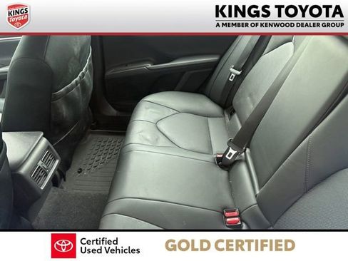 Used 2021 Toyota Camry XLE w/ Cold Weather Package image 11