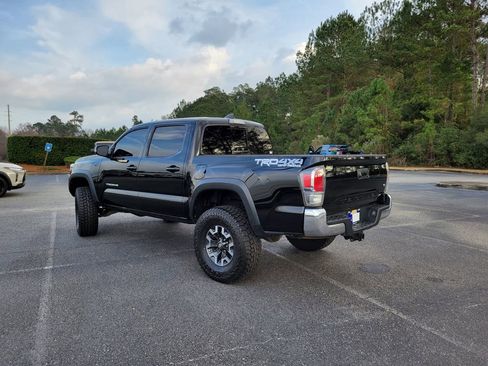Used 2023 Toyota Tacoma TRD Off-Road image 3
