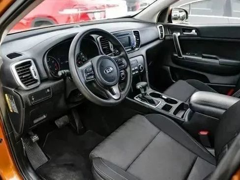Used 2019 Kia Sportage LX FWD image 3