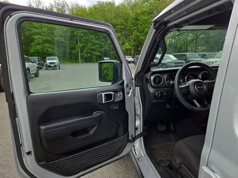 Used 2023 Jeep Wrangler Unlimited w/ Sun & Screen Package AWD/4WD image 12