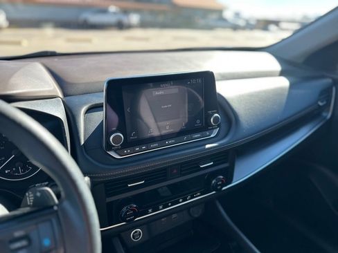 Used 2023 Nissan Rogue SV AWD/4WD image 18