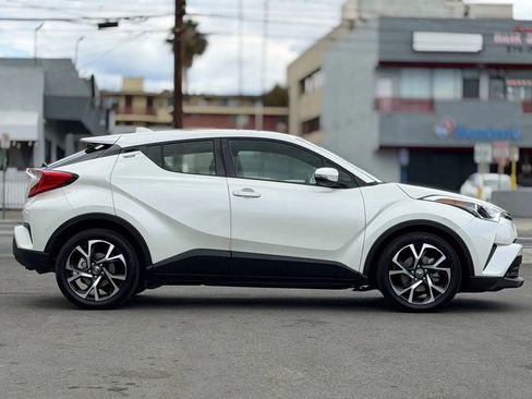 Used 2018 Toyota C-HR XLE FWD image 20
