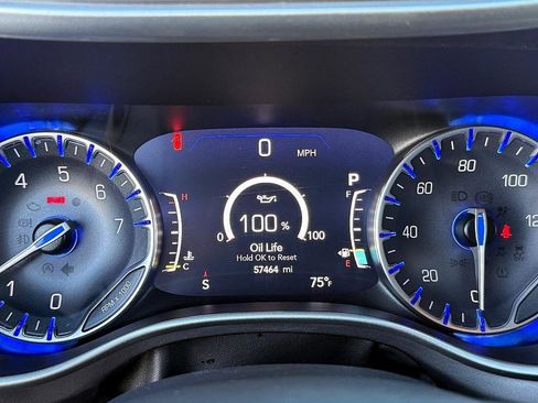 Used 2024 Chrysler Pacifica Touring-L image 20