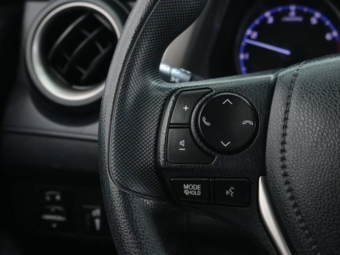 Used 2018 Toyota RAV4 LE image 13