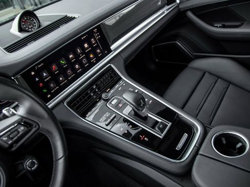 Certified 2023 Porsche Panamera GTS image 28