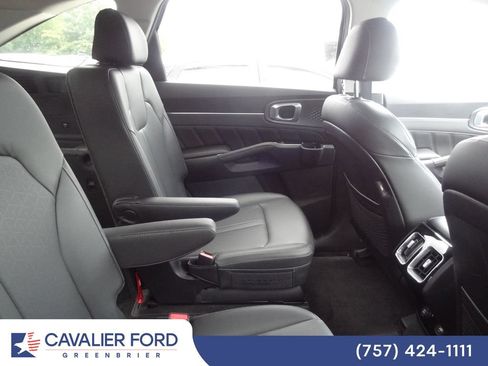 Used 2023 Kia Sorento SX AWD/4WD image 9