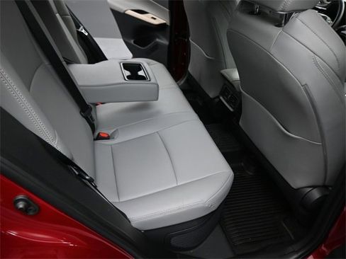 Used 2024 Toyota Venza XLE image 14