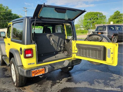 Used 2023 Jeep Wrangler Sport AWD/4WD image 17