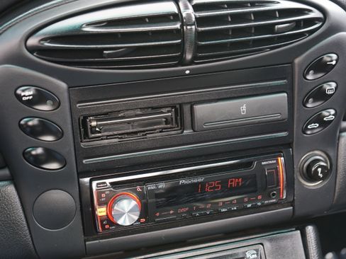 Used 2002 Porsche Boxster image 23