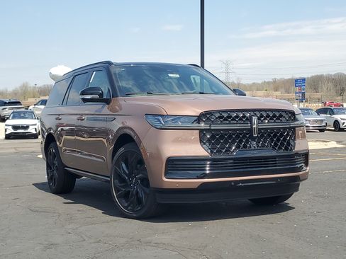 New 2026 Lincoln Navigator Black Label AWD/4WD image 1