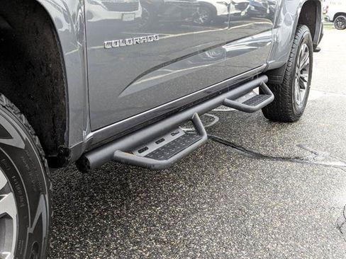 Used 2022 Chevrolet Colorado Z71 AWD/4WD image 34