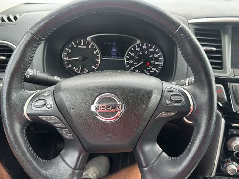 Used 2020 Nissan Pathfinder SV AWD/4WD image 12