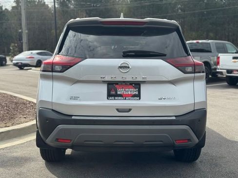 Used 2021 Nissan Rogue SV w/ Premium Package image 10