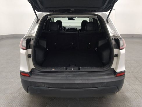 Used 2019 Jeep Cherokee Latitude Plus w/ Cold Weather Group image 29