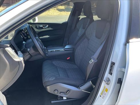 Used 2023 Volvo XC60 B5 Core AWD/4WD image 28