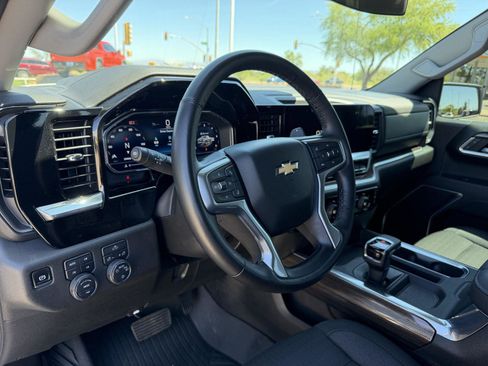Used 2025 Chevrolet Silverado 1500 LT image 34