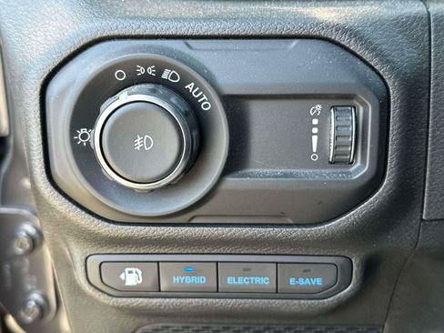 Used 2023 Jeep Wrangler Unlimited w/ Cold Weather Group AWD/4WD image 18