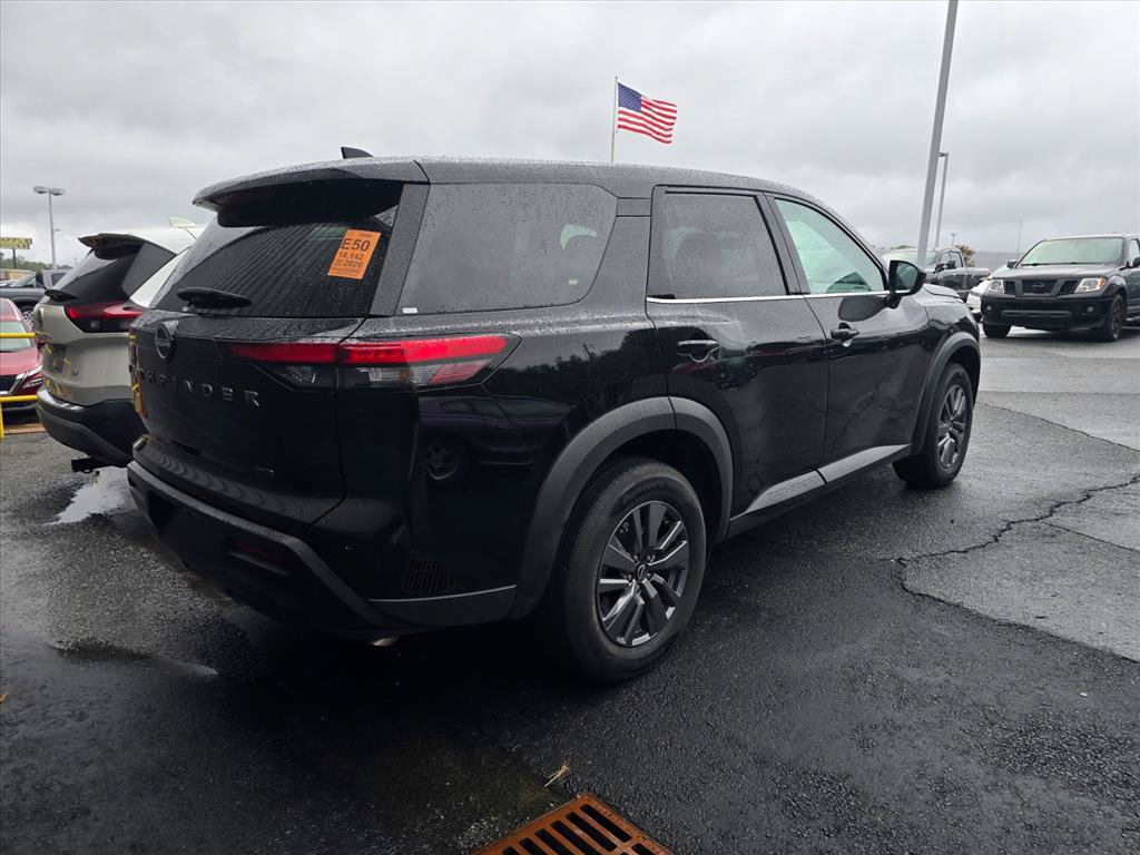 Used 2026 Nissan Pathfinder S AWD/4WD image 12