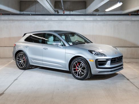 Certified 2024 Porsche Macan S AWD/4WD image 7