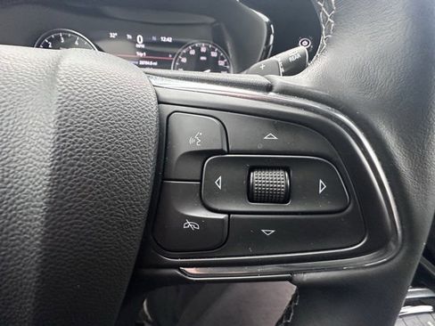 Used 2022 Buick Envision Essence w/ Safety Package image 20