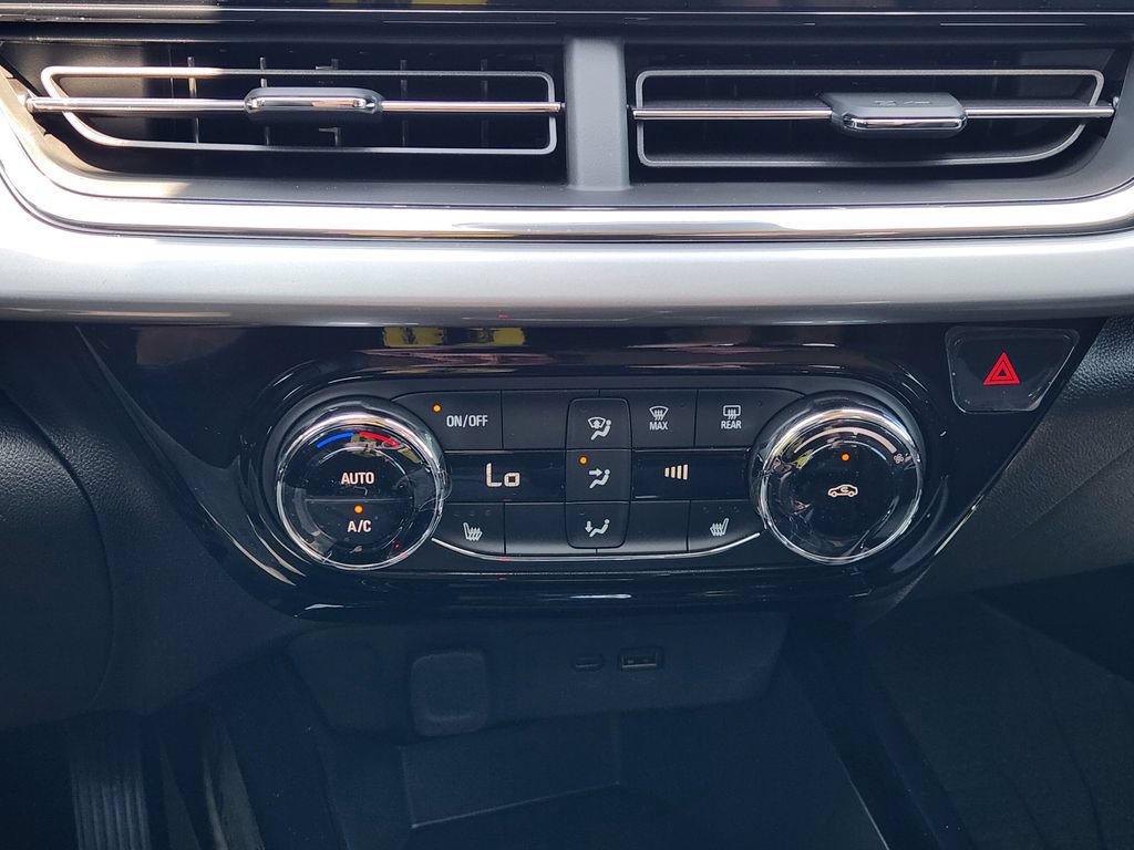New 2026 Chevrolet Trax LT w/ LT Convenience Package FWD image 14