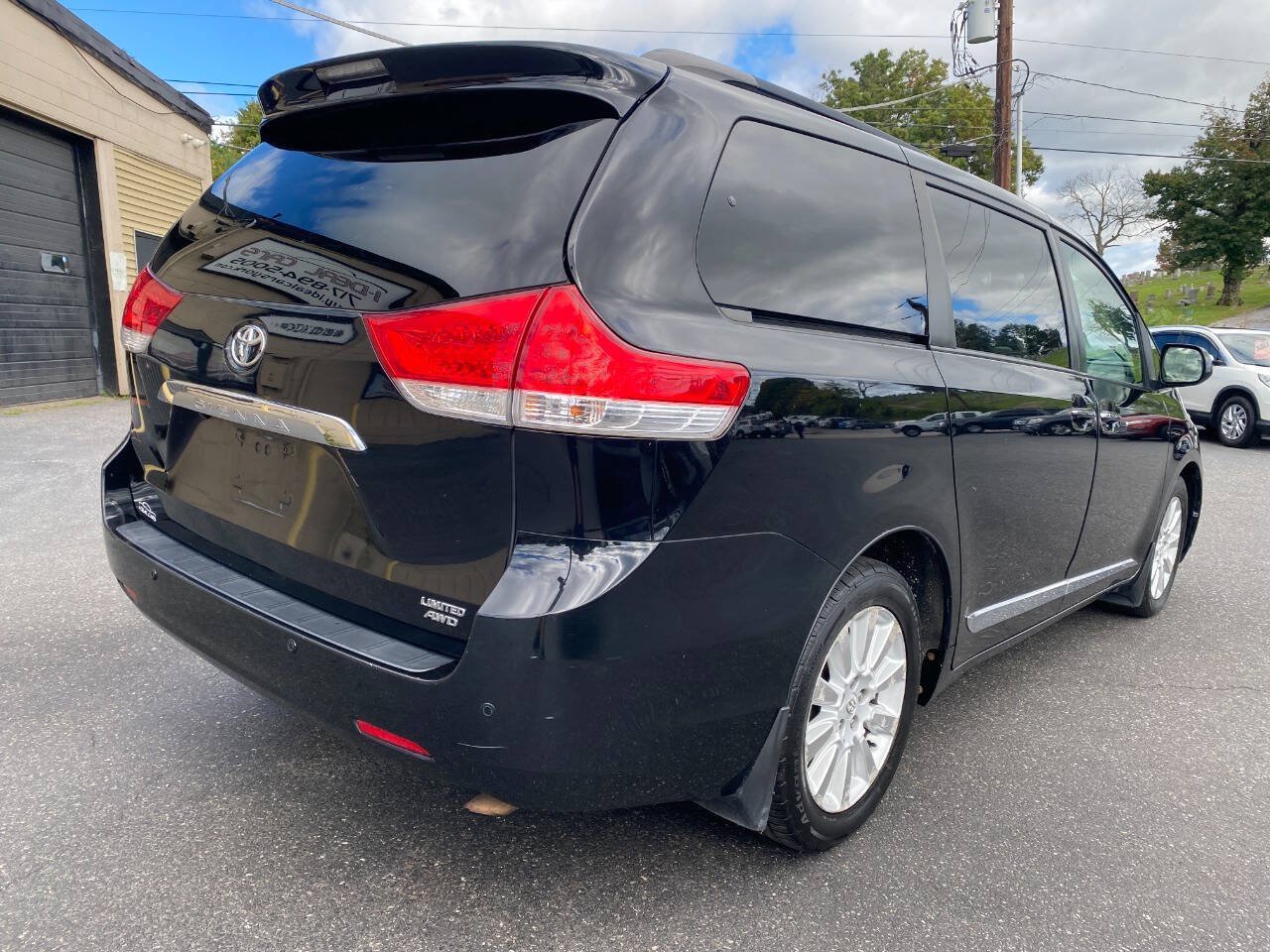 Used 2012 Toyota Sienna Limited w/ Premium Pkg AWD/4WD image 3
