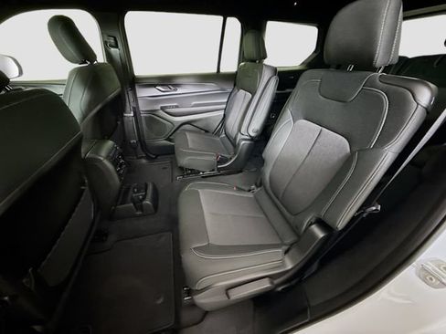 New 2026 Jeep Grand Cherokee L 4WD image 23