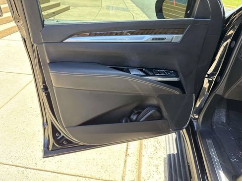 Used 2025 Cadillac Escalade Sport Platinum AWD/4WD image 28