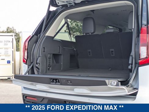 New 2025 Ford Expedition Max Active image 16