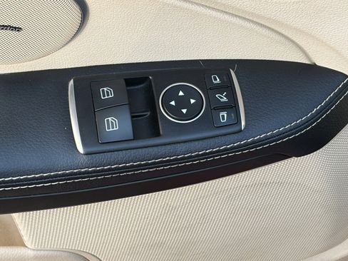 Used 2014 Mercedes-Benz SLK 250 image 8