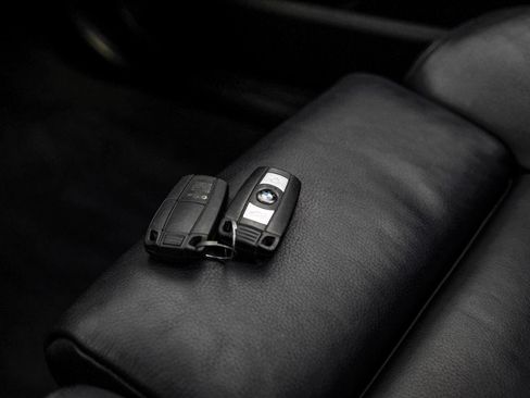 Used 2010 BMW M5 RWD image 49