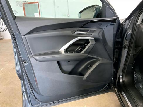 Used 2025 Audi Q5 Premium w/ Convenience Package image 24