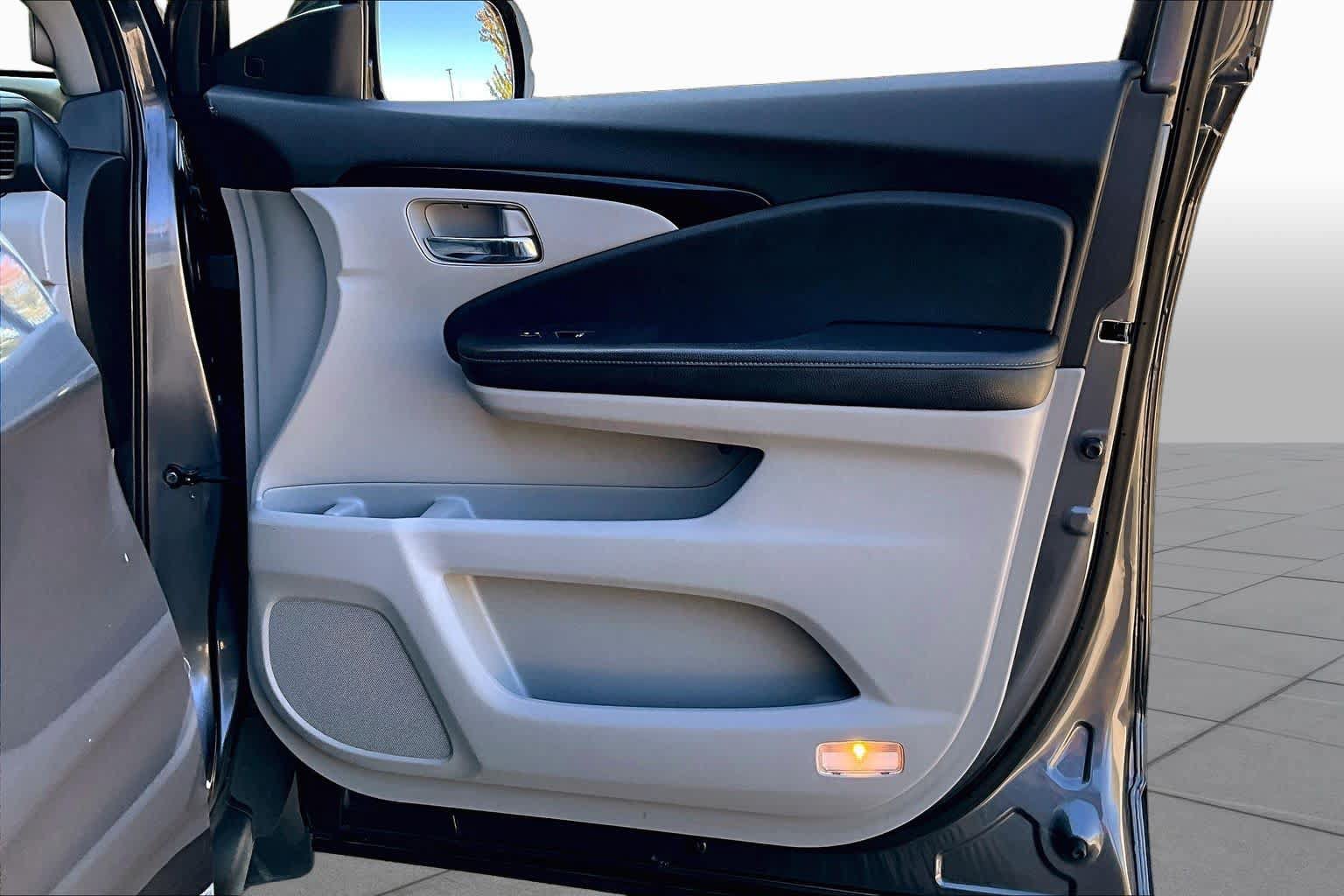 Used 2019 Honda Ridgeline RTL-E image 23