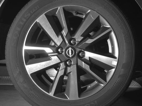 Used 2025 Nissan Versa SV FWD image 15