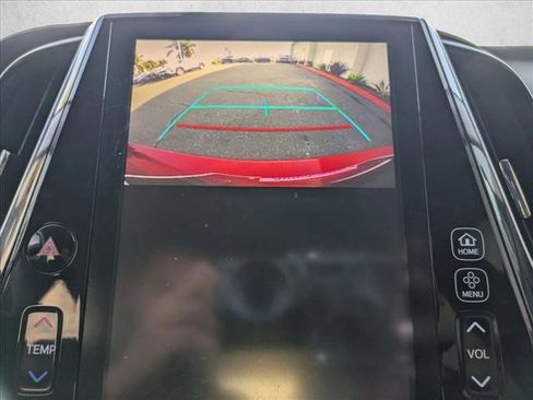 Used 2018 Toyota Prius Prime Premium image 14