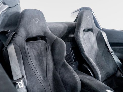 Used 2024 McLaren 750S Spider image 34