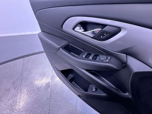 Used 2020 Chevrolet Traverse LT w/ Driver Confidence II Package image 32