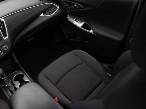 Used 2021 Chevrolet Malibu LS FWD image 37