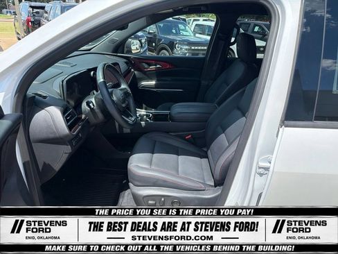Used 2025 Chevrolet Traverse Z71 w/ Enhanced Driving Package AWD/4WD image 14